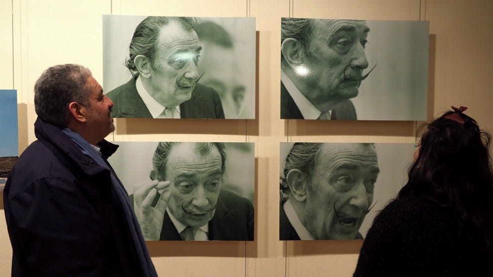 Un hombre aprovechó un descuido y robó valiosa obra de arte de Salvador Dalí