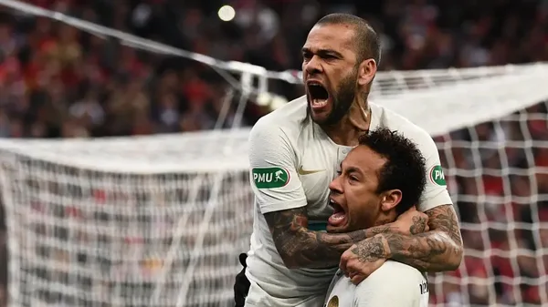 Neymar lanzó 'salvavidas' a Dani Alves: la importante ayuda tras ser condenado