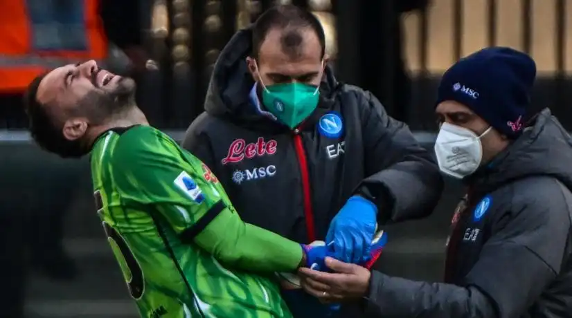 David Ospina prende las alarmas de Néstor Lorenzo: salió lesionado en el juego del Al-Nassr