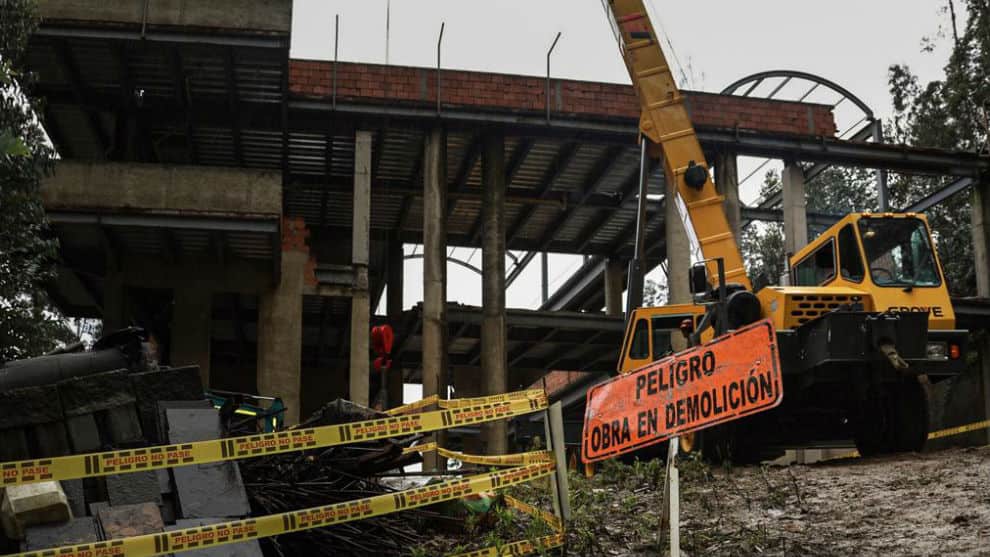 demolicion cerros bogota