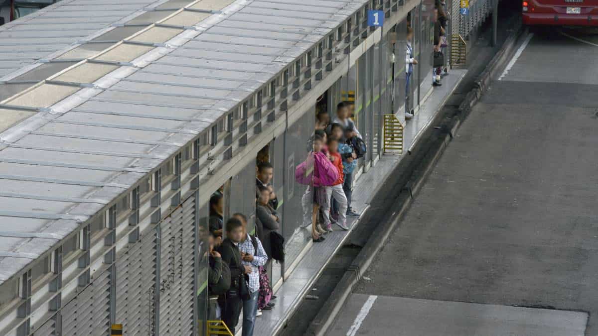 Denuncian supuesto ‘alquiler’ de niños en Transmilenio para pedir limosna