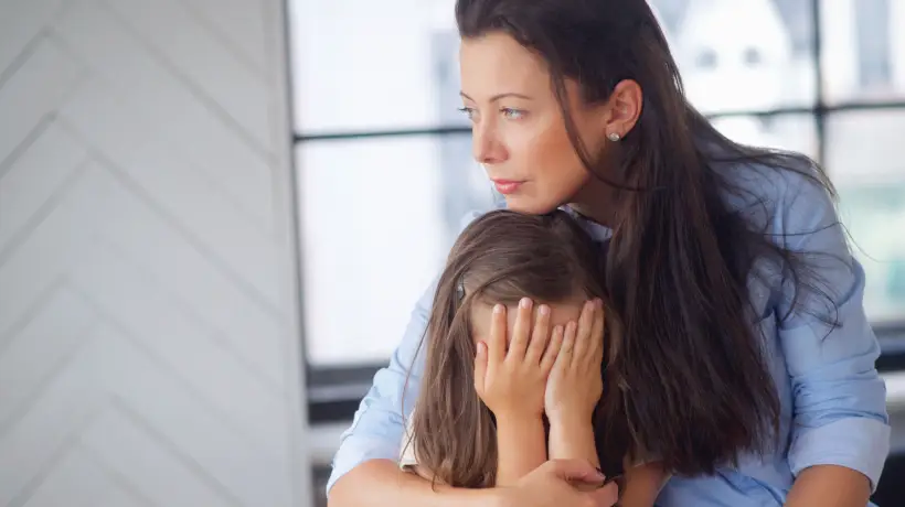 ¿Cómo identificar si su hijo tiene depresión y cómo puede ayudarlo?