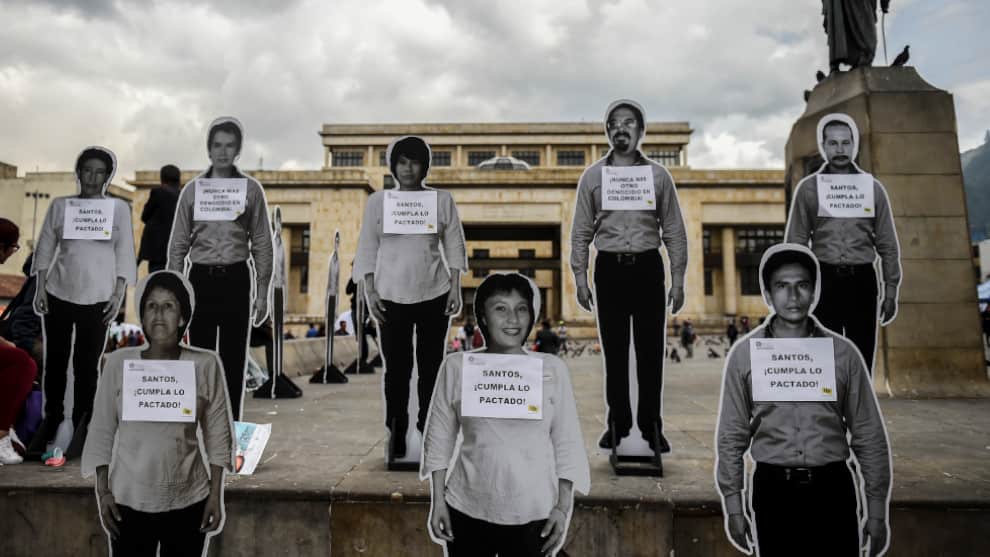Protesta por los desaparecidos en la Plaza de Bolívar. Foto: AFP