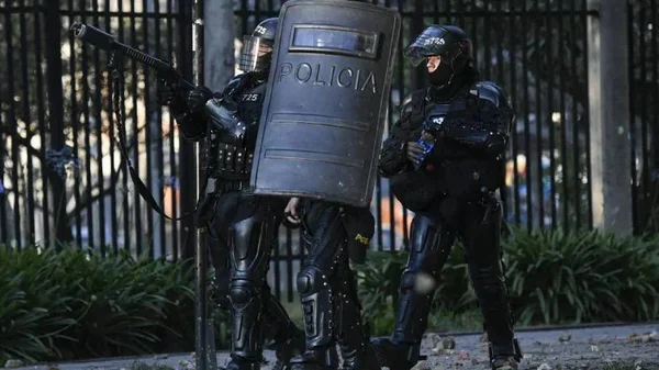 Detienen a dos sospechosos de agredir con explosivo a agente del Esmad en la Universidad Nacional