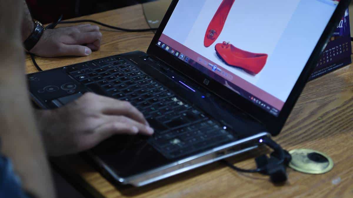 Día sin IVA estas son algunas páginas web seguras para comprar en