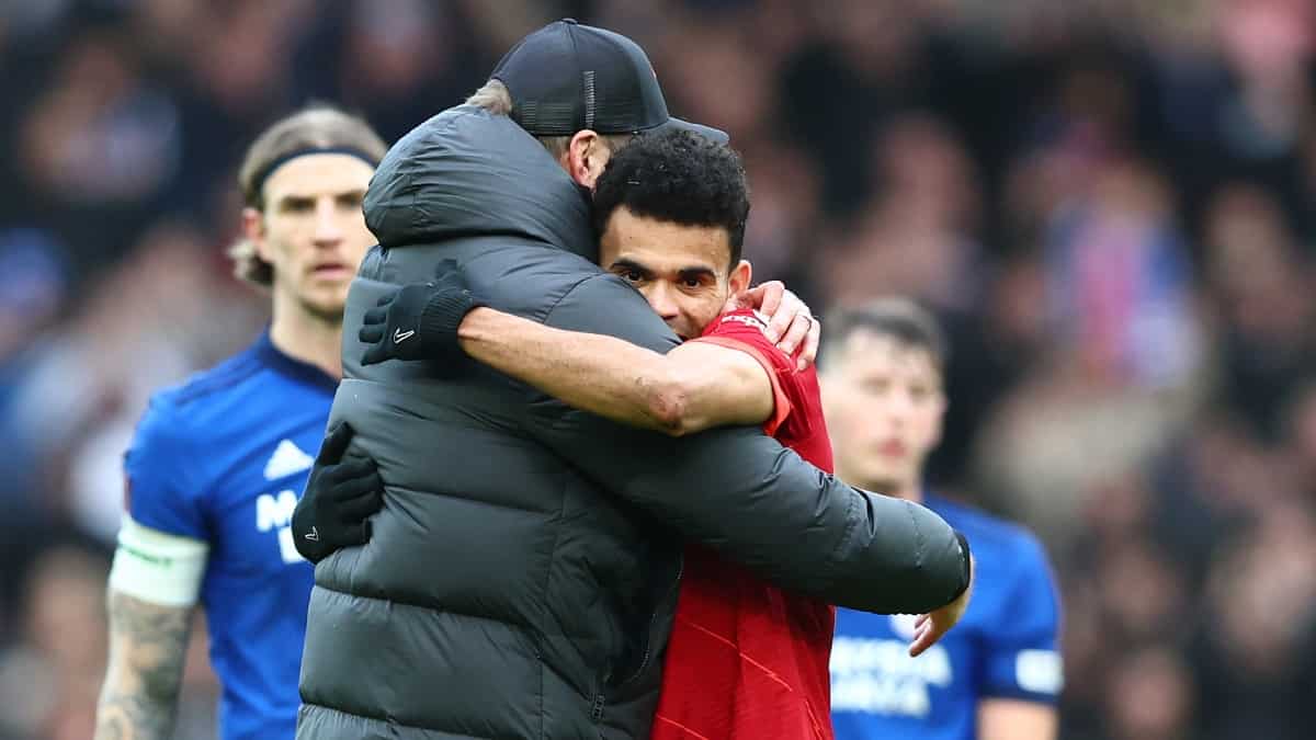 Luis Díaz y abrazo con Jürgen Klopp tras debut en FA Cup