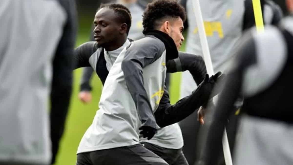 Jamie Carragher sobre Luis Díaz y competencia con Sadio Mané