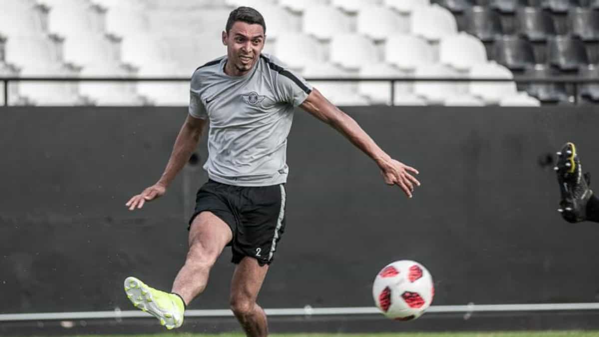 Daniel Bocanegra definió su futuro en Libertad de Paraguay