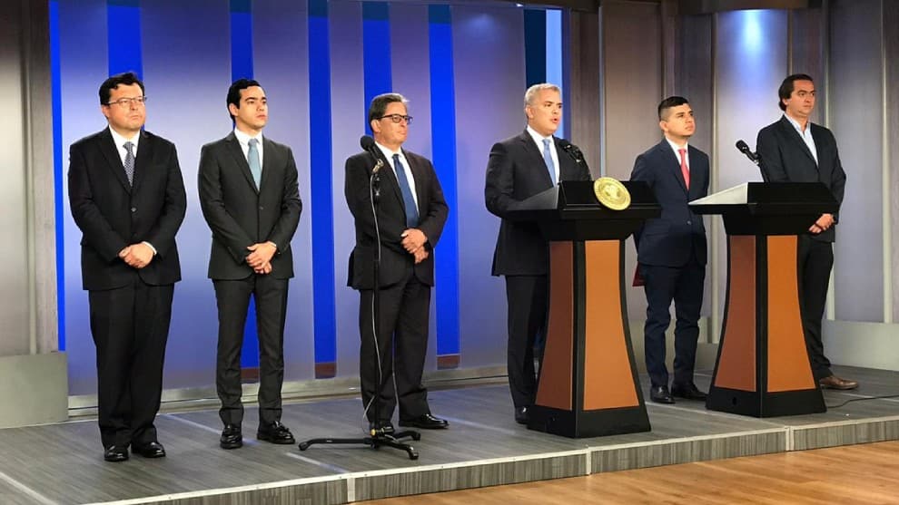 Terminales aéreas del país no serán cerradas, según presidente Duque