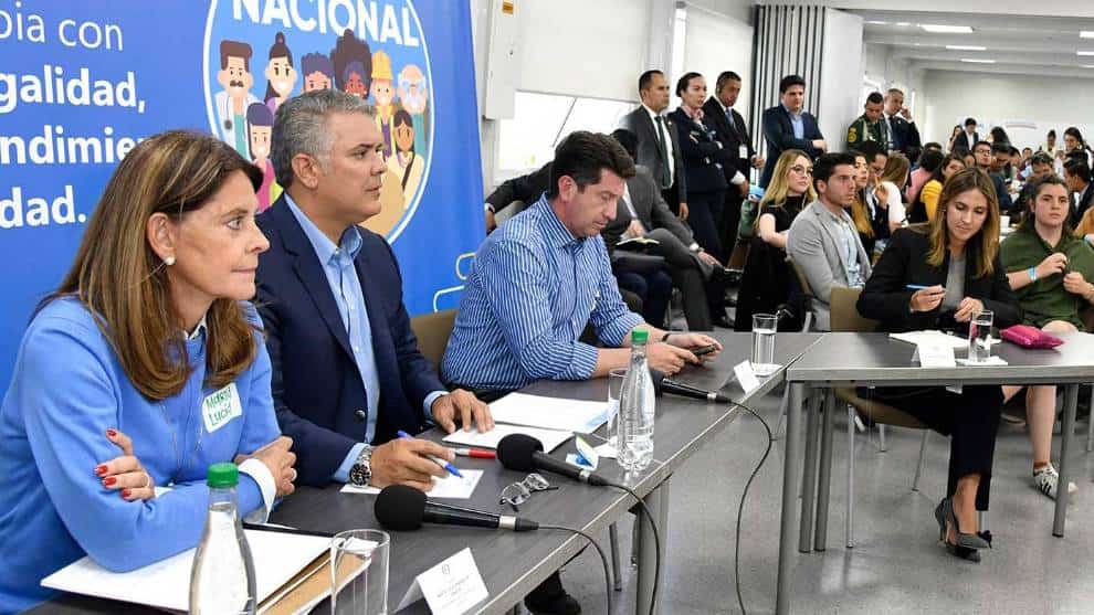 “La cancha tiene que ser de competencia leal (…) sin que haya una competencia desleal que le afecte el empleo a otros”: Duque sobre Uber