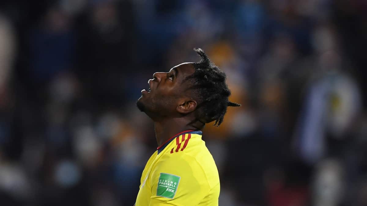Duván Zapata, el más señalado: los mejores memes que dejó Uruguay vs. Colombia