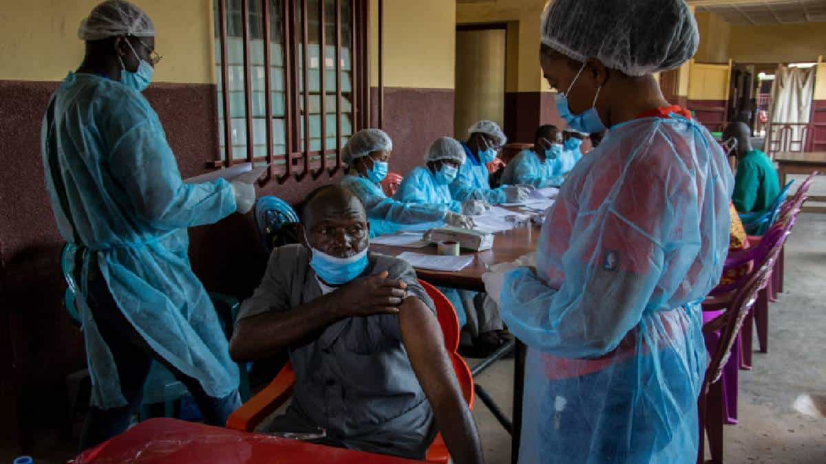 Vacunación contra el ébola en Guinea.
