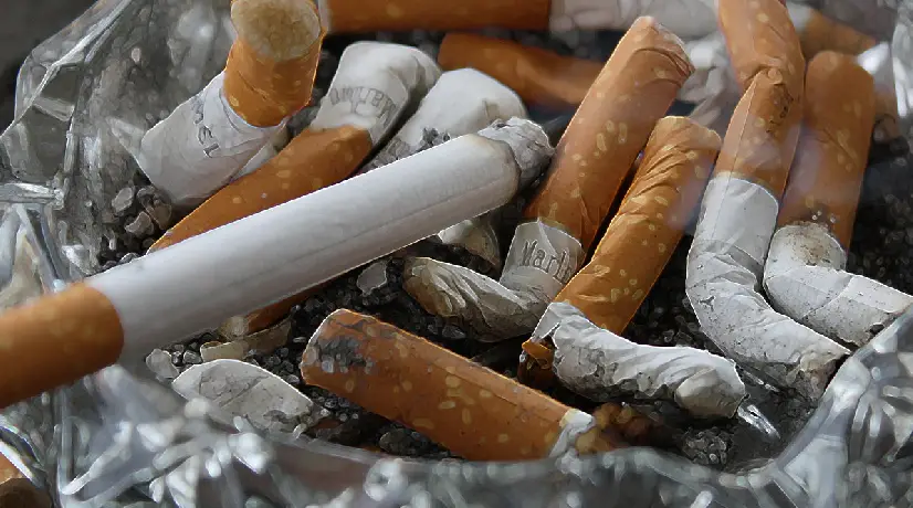 Reino Unido subiría edad mñinima para fumar