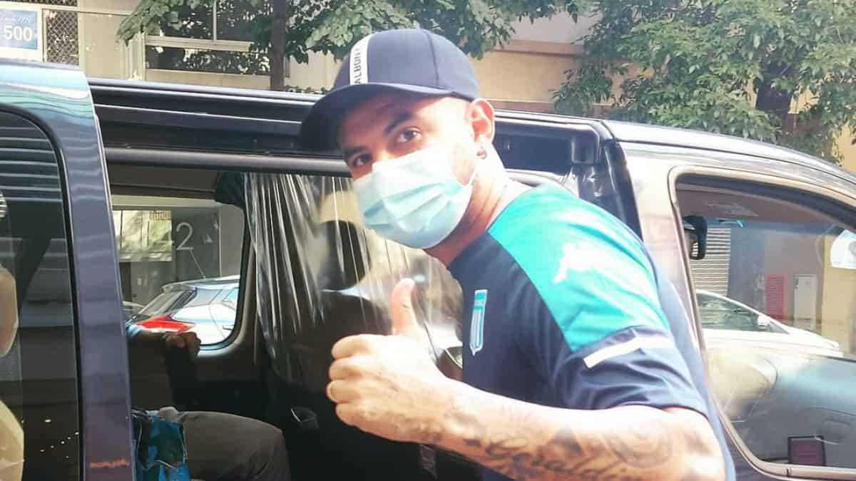 Edwin Cardona firmó su contrato con Racing