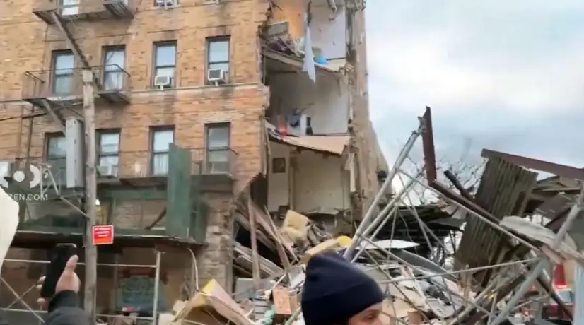Impresionantes videos del colapso parcial de un edificio en El Bronx, en Nueva York