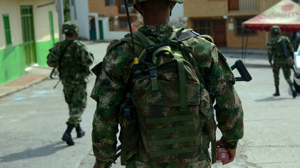 El campesino se encontraba trabajando cuando los soldados llegaron. Foto: AFP