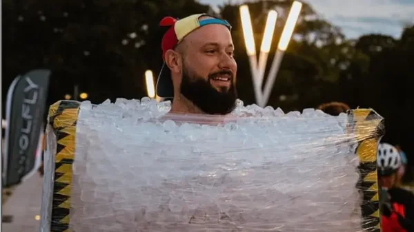 ¡Increíble! Hombre permaneció cuatro horas sumergido en hielo y rompió el récord mundial ¡Increíble! Hombre permaneció cuatro horas sumergido en hielo y rompió el récord mundial