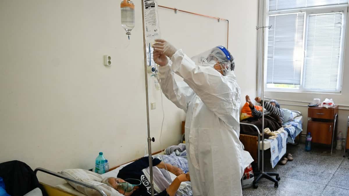 Condenan a cadena perpetua a enfermera que asesinó pacientes en Japón