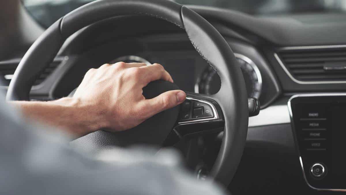 Supertransporte suspendió a 13 academias de conducción por certificar alumnos que no asistían