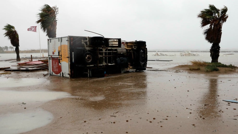 Inundaciones en el sureste de España dejan tres muertos y graves destrozos