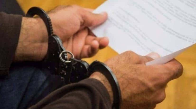 Codenan a madre vendía pornografía sus hijas y al hombre que la compraba