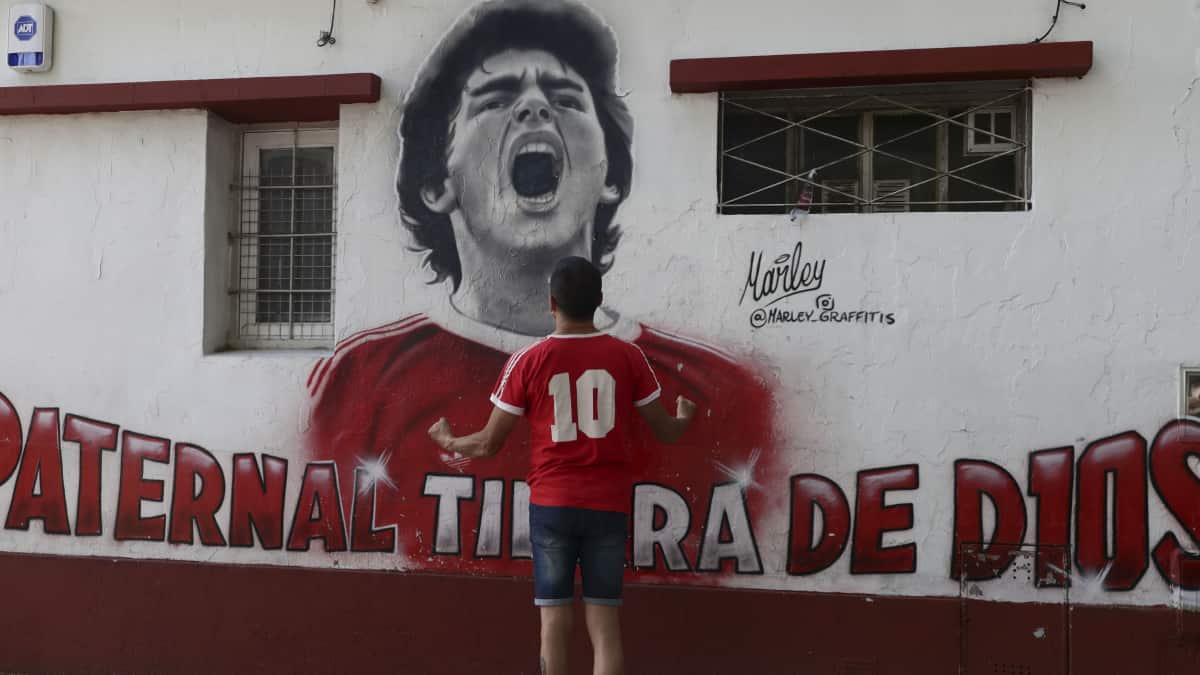 Estadio en La Plata recibe el nombre de Diego Maradona