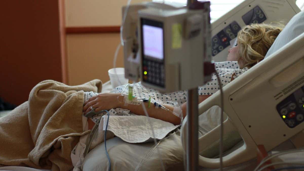 Hospitales católicos en EE. UU. limitan derechos reproductivos