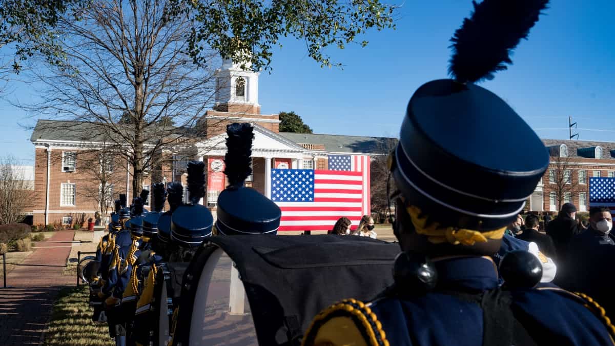 Latinos baten récord en puestos públicos en EE. UU.