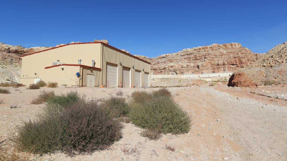 Un misterioso monolito fue hallado en un desierto de Estados Unidos