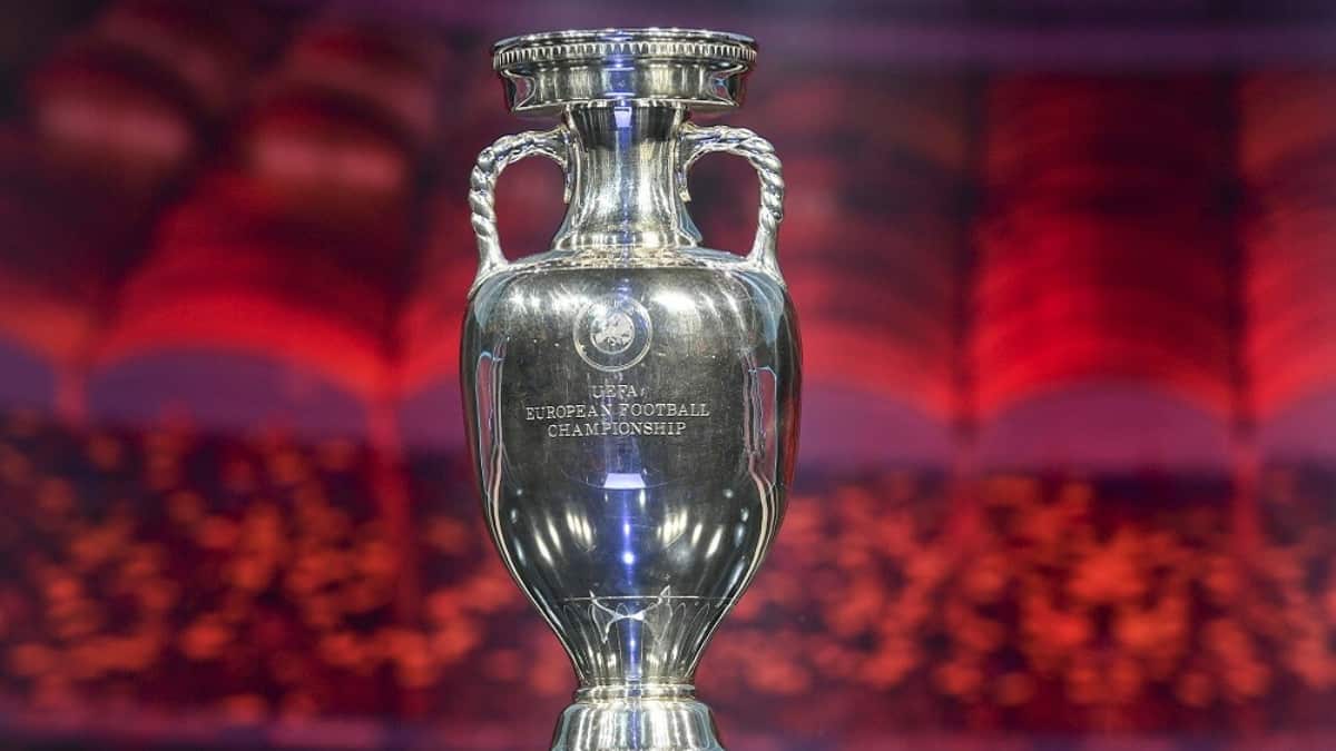 UEFA abre el proceso para organizar la Eurocopa-2028