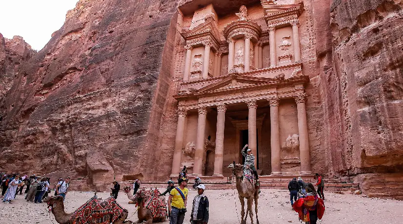 Foto: AFP Inundaciones en Petra provocan evacuación de turistas