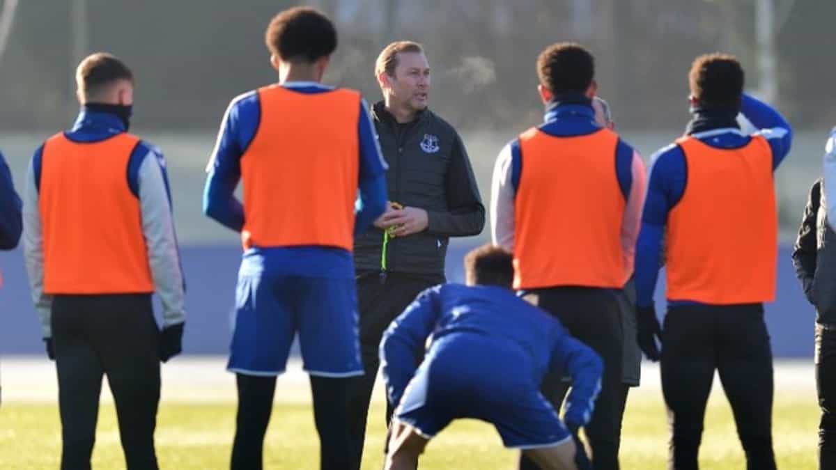 Duncan Ferguson, DT interino del Everton de Yerry Mina