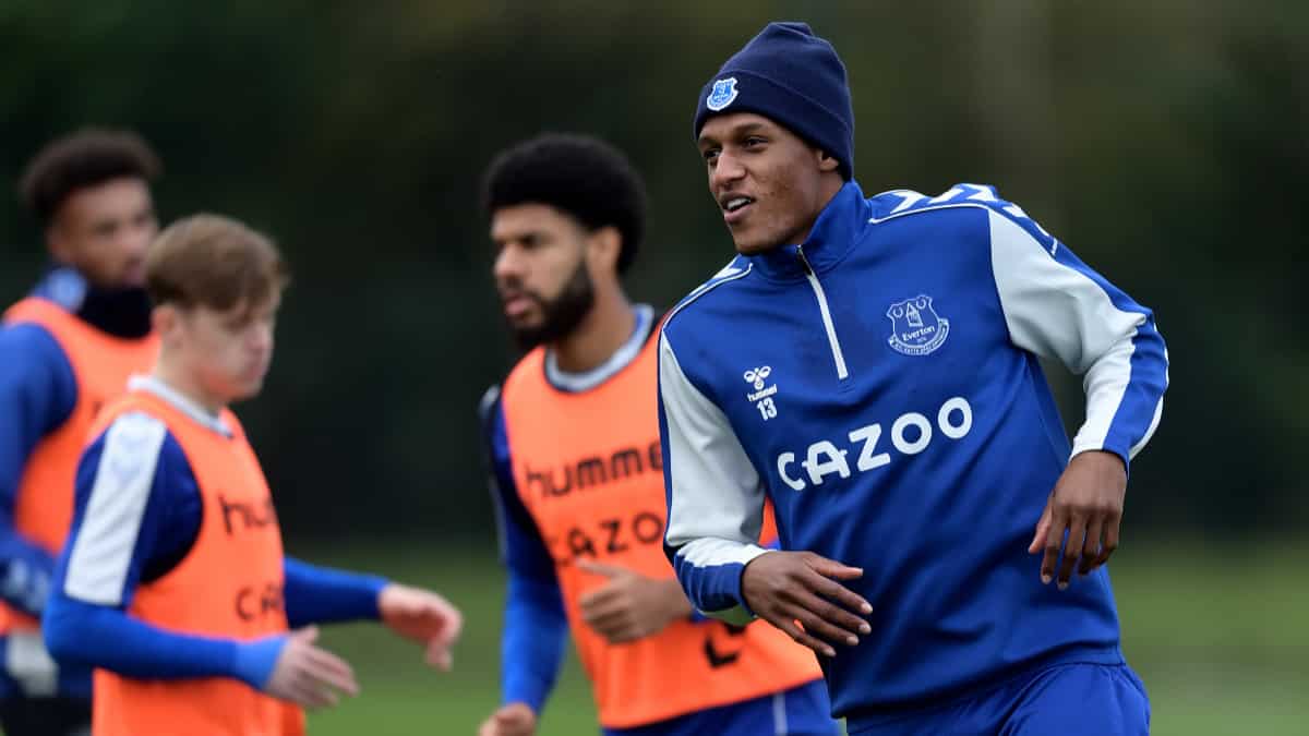 Rafa Benítez habló de la lesión de Yerry Mina en Everton