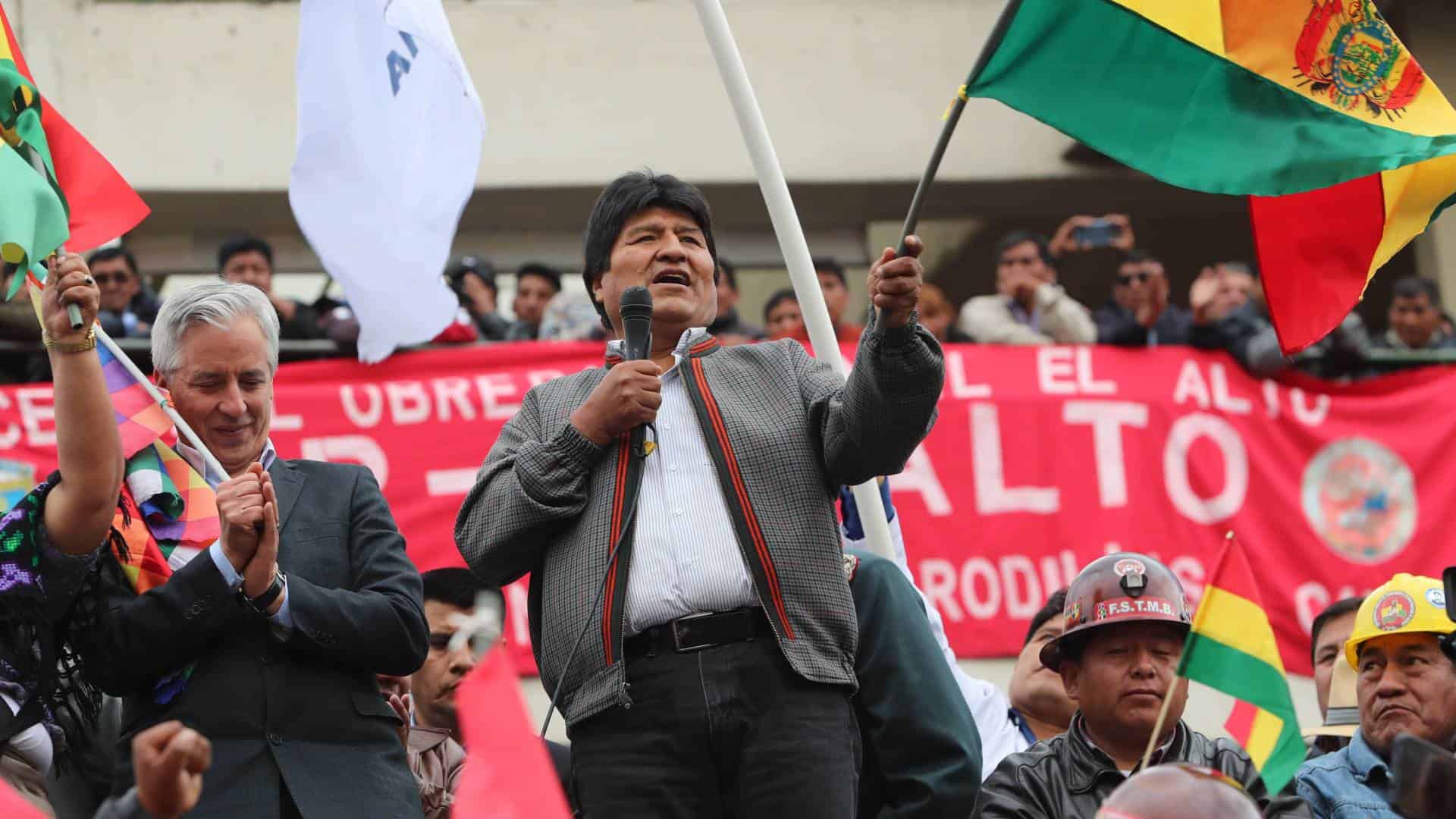Morales compareció ante los medios por primera vez desde que el día anterior comenzaran a amotinarse unidades de la Policía. Foto: AFP