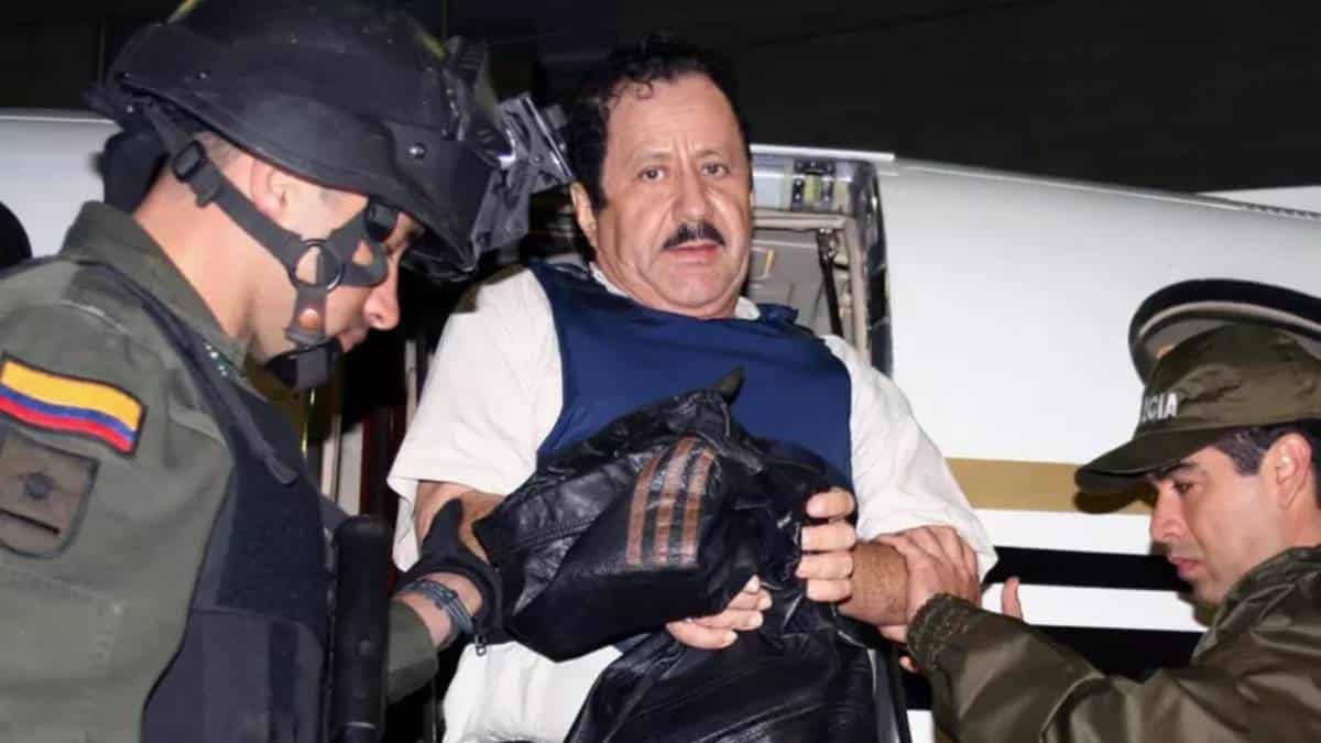 Ministro de Justicia pide la captura del exparamiltar Hernán Giraldo ad portas de regresar a Colombia