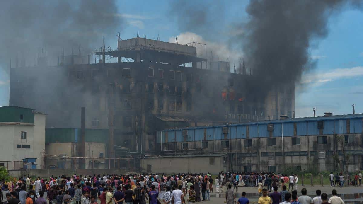 Fábrica de bebidas y alimentos en Rupganj en el distrito de Narayanganj.