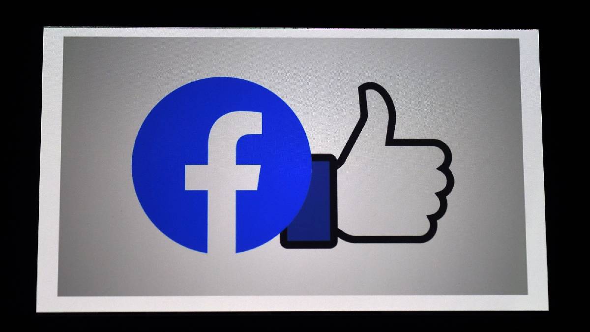 Facebook eliminará publicaciones que desinformen sobre vacunas de covid-19