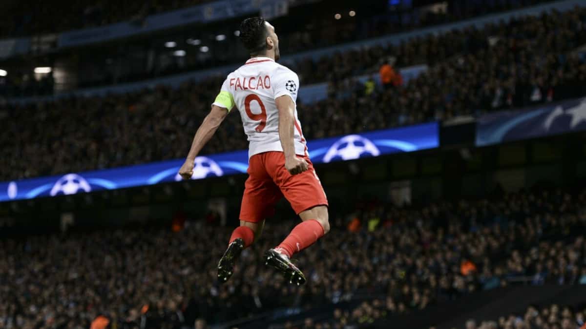Falcao celebra un gol que anotó con Mónaco ante Manchester City.