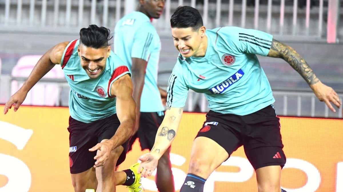 Falcao y James, gesto con niño de Millonarios en Colombia 2-0 Paraguay