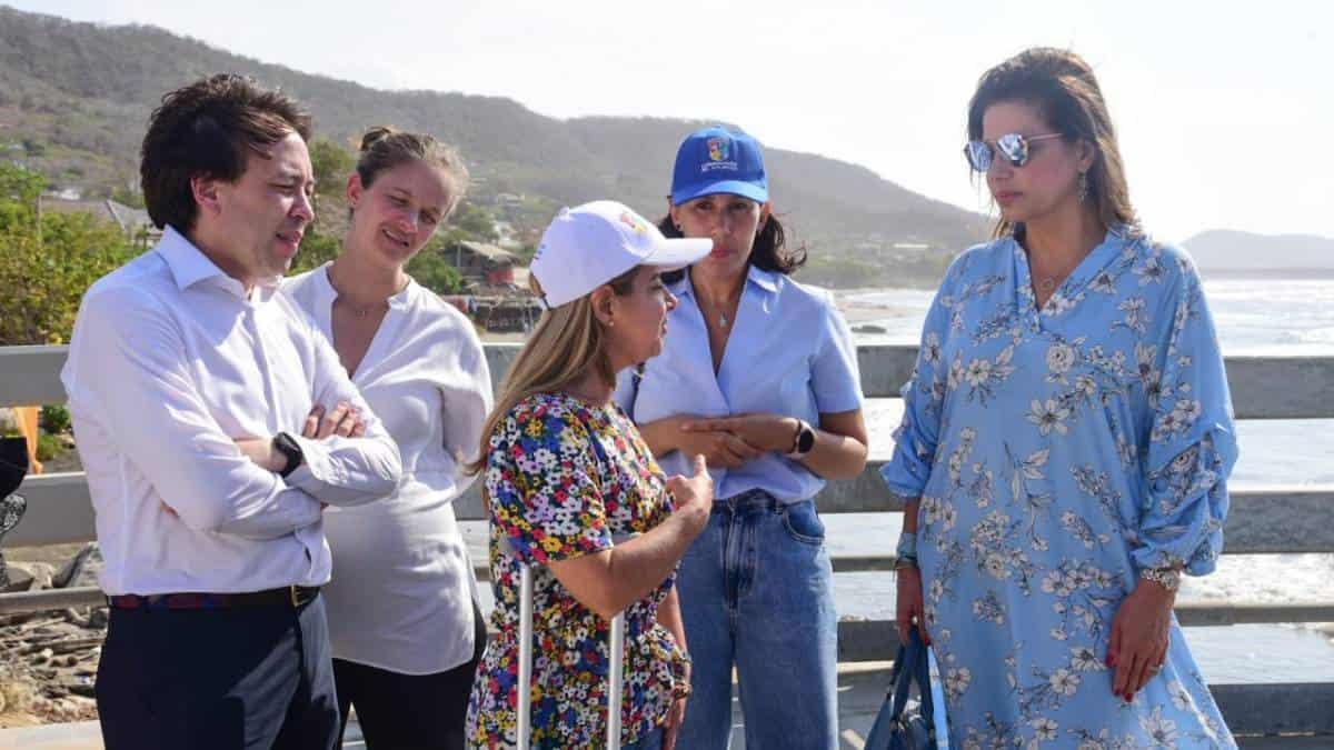 Planean construir faro de cristal en muelle de Puerto Colombia