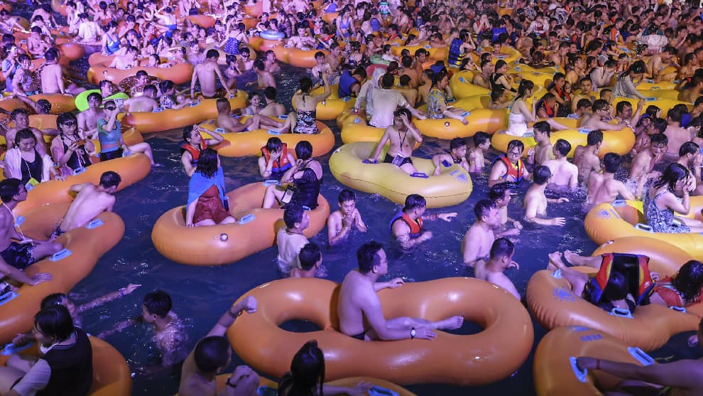 Polémica por fiesta masiva y aglomeración en Wuhan