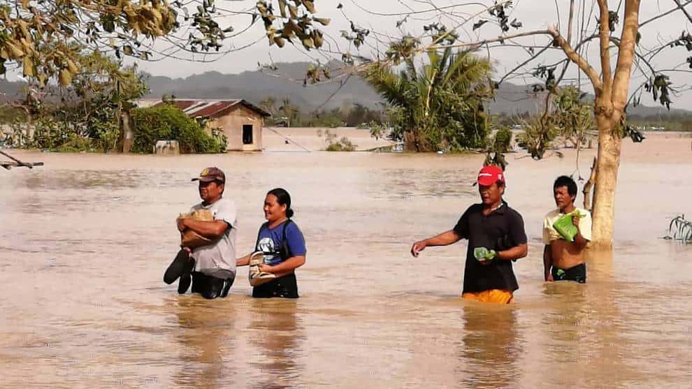 Sube a 41 el balance de muertos por tifón Phanfone en Filipinas. Foto: AFP