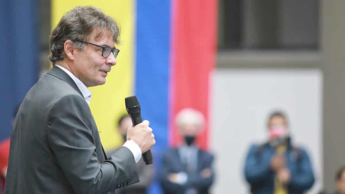 Alejandro Gaviria inscribió firmas que avalan candidatura presidencial