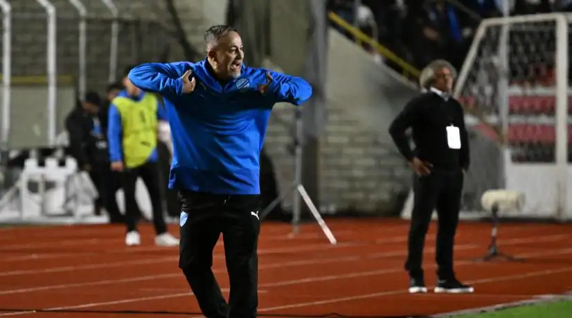 Flavio Robatto: “Tengo hasta la 1 de la mañana para hablar de los errores de los árbitros”