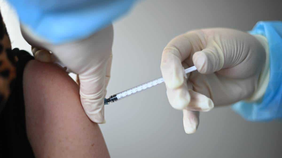 Plan de vacunación de Florida podría dejar por fuera a inmigrantes indocumentados