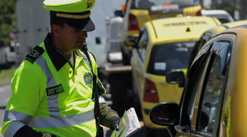 Fotomultas en Colombia: conozca si puede salir del país en caso de tener un comparendo