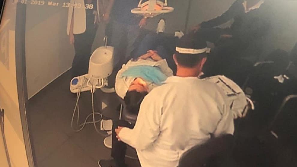 Estas fotografías corresponderían a Aída Merlano al interior del consultorio donde asistía a cita odontológica