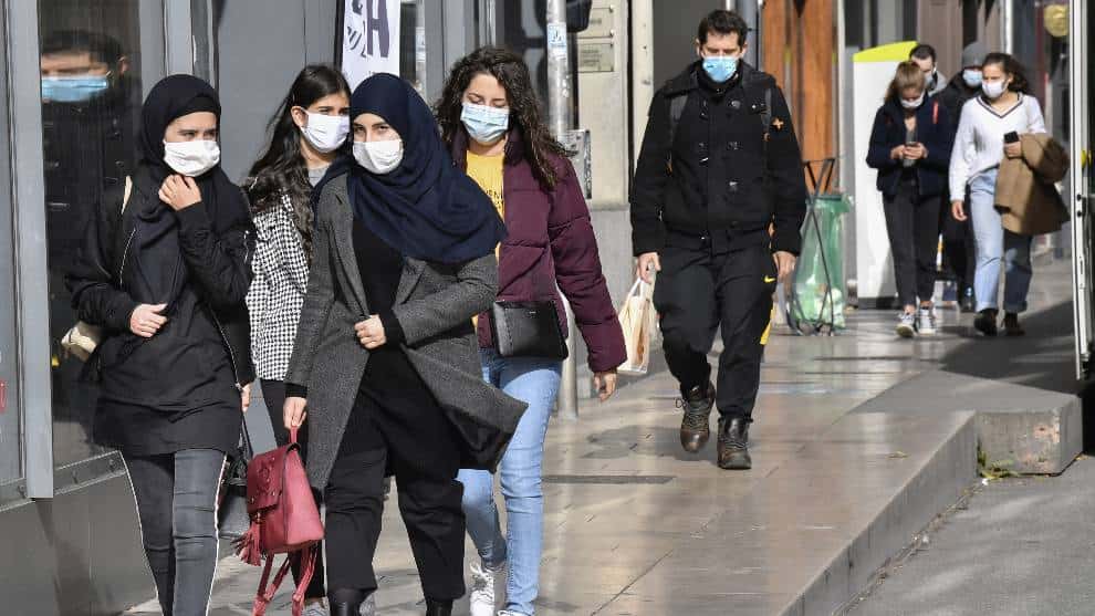 46 millones de personas serán afectadas por toque de queda en Francia