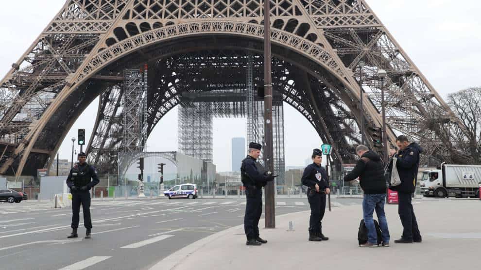 Por falsa amenaza de bomba evacuaron la Torre Eiffel en París ...