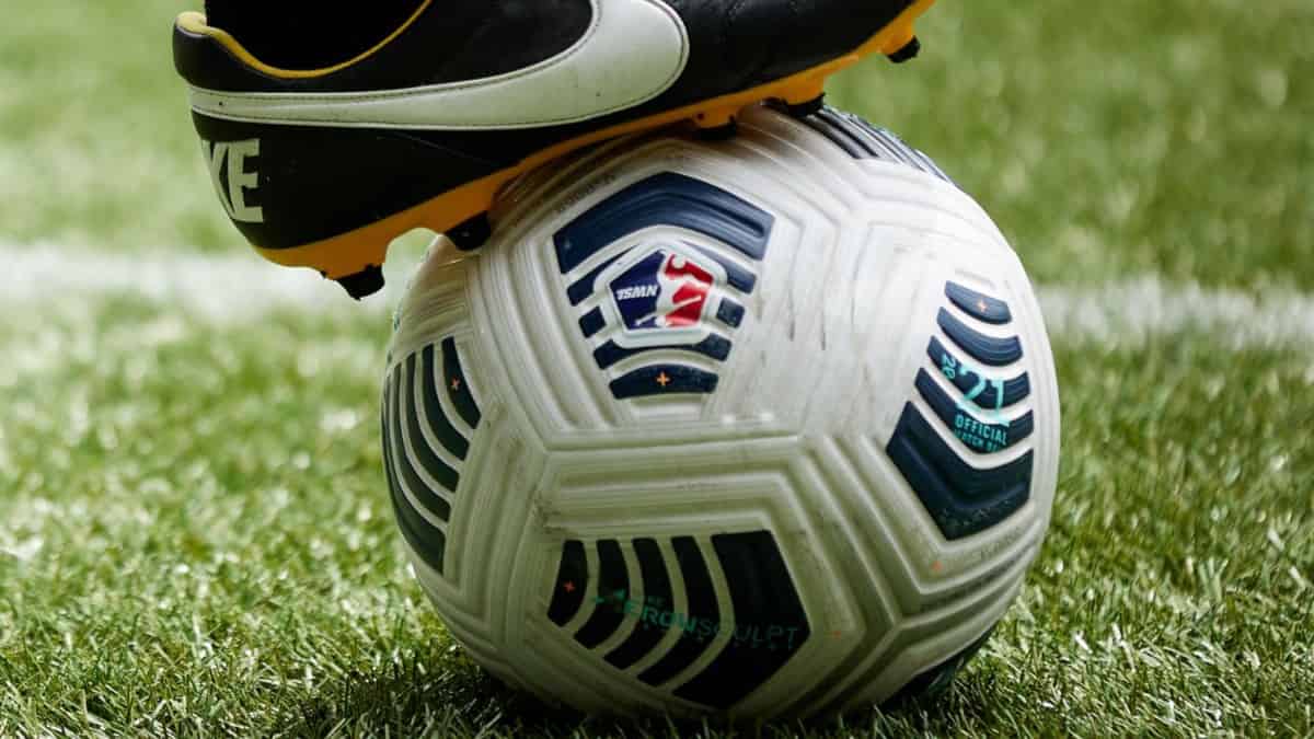 Propietario del equipo de fútbol femenino se disculpó por abuso sexual